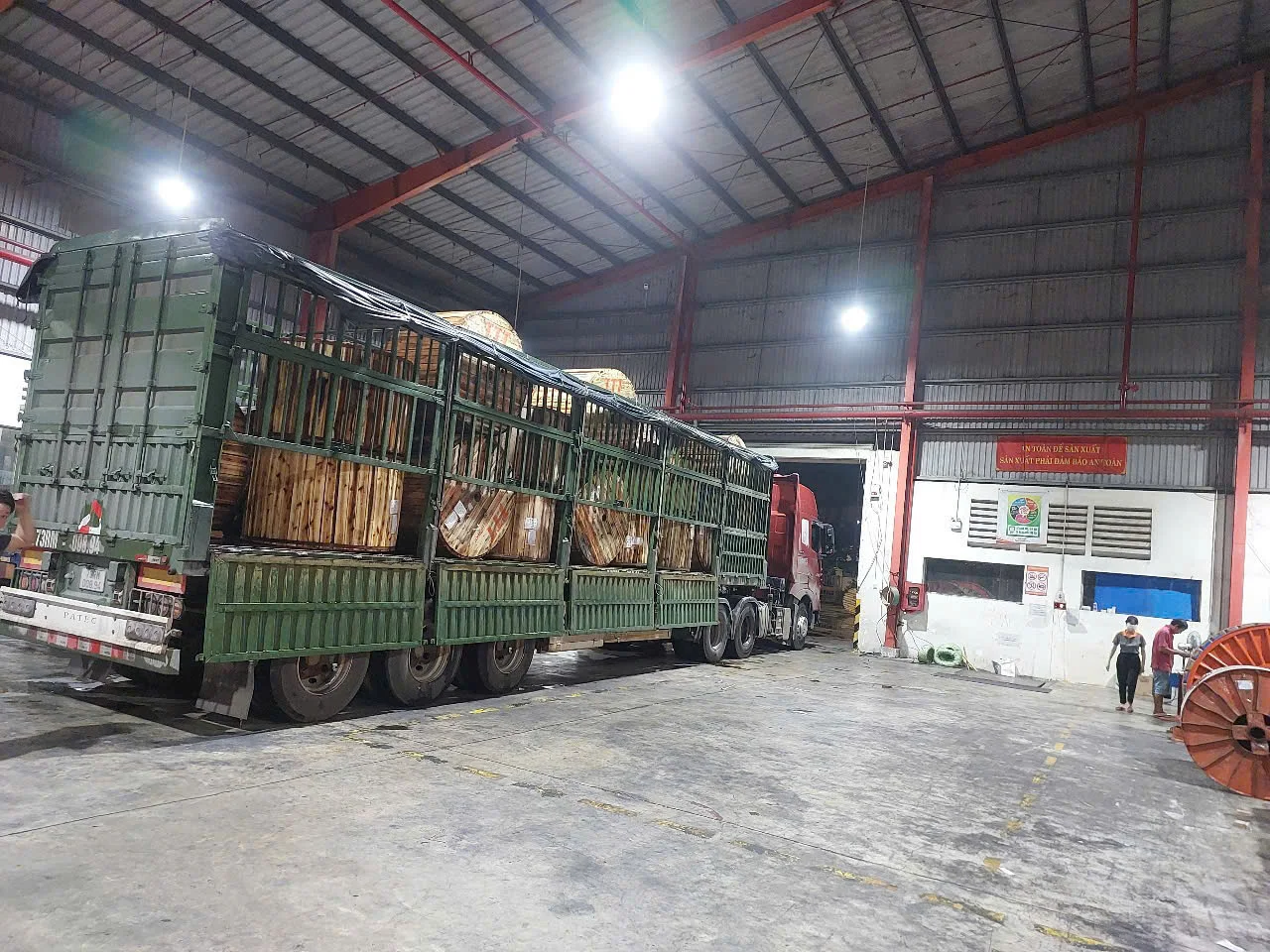Hình ảnh vận tải thực tế Ngân Hà Shipping
