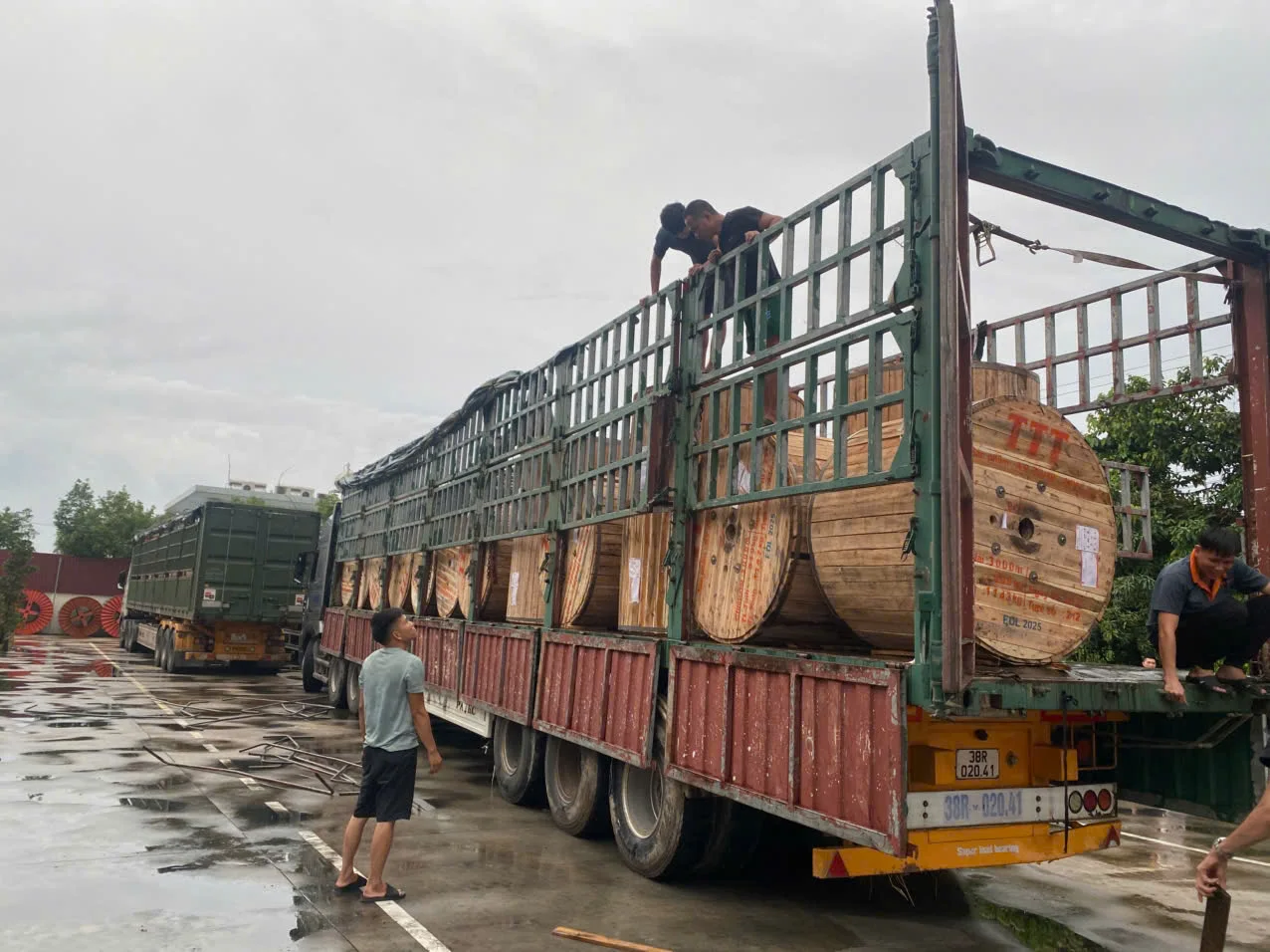 Hình ảnh vận tải thực tế Ngân Hà Shipping