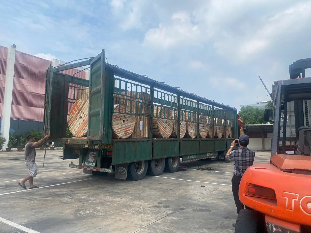 Hình ảnh vận tải thực tế Ngân Hà Shipping