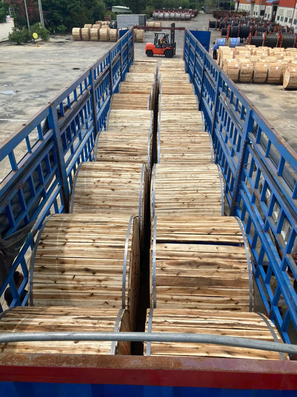 Hình ảnh vận tải thực tế Ngân Hà Shipping