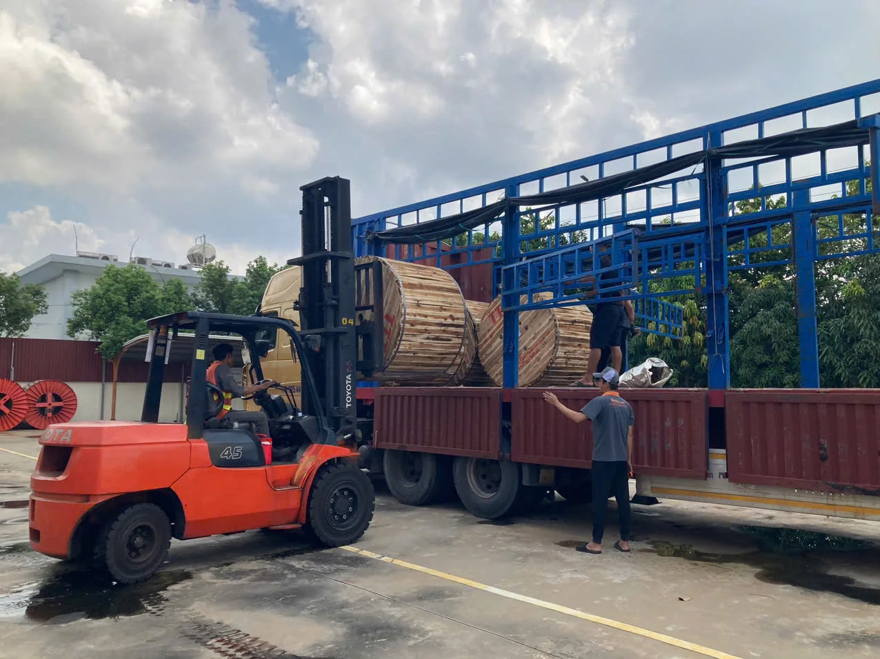 Hình ảnh vận tải thực tế Ngân Hà Shipping