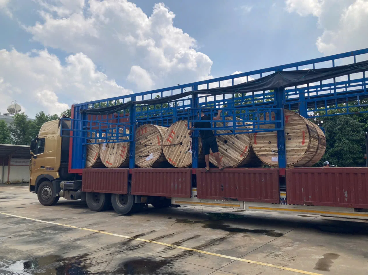 Hình ảnh vận tải thực tế Ngân Hà Shipping