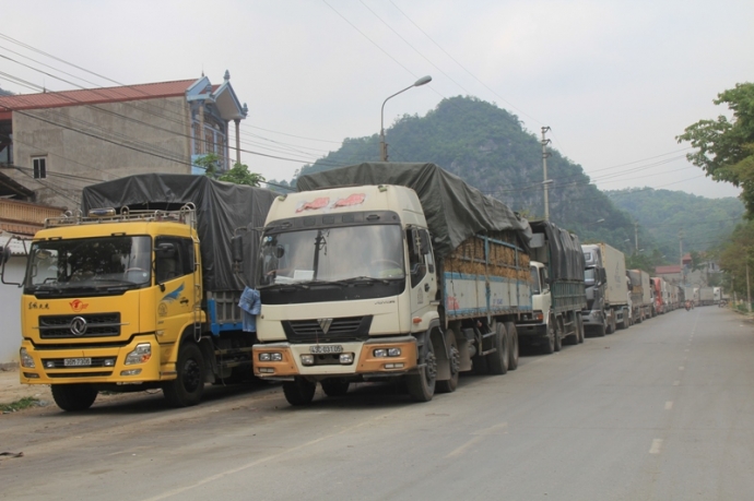 Chành xe gửi hàng đi Lào uy tín | Nhanh 2-3 ngày