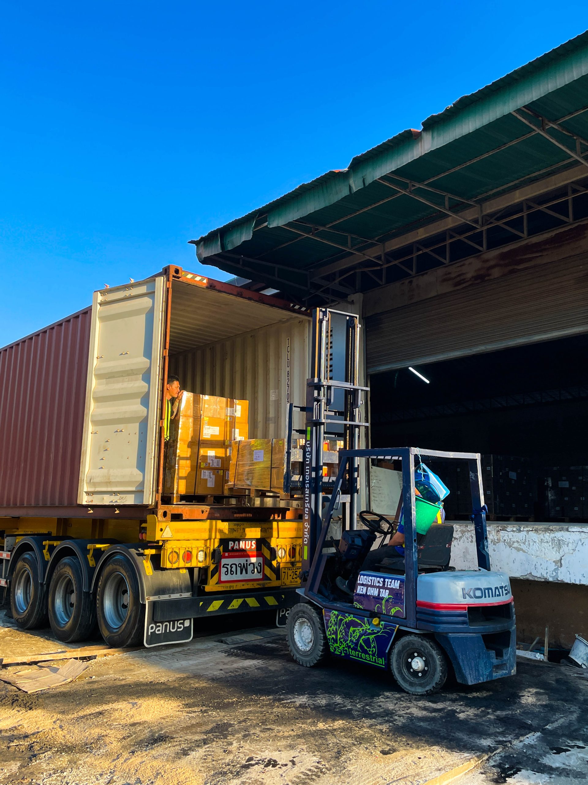 H&agrave;ng pallet, kiện h&agrave;ng v&agrave; container cần chuẩn bị trước khi vận chuyển đi Campuchia.